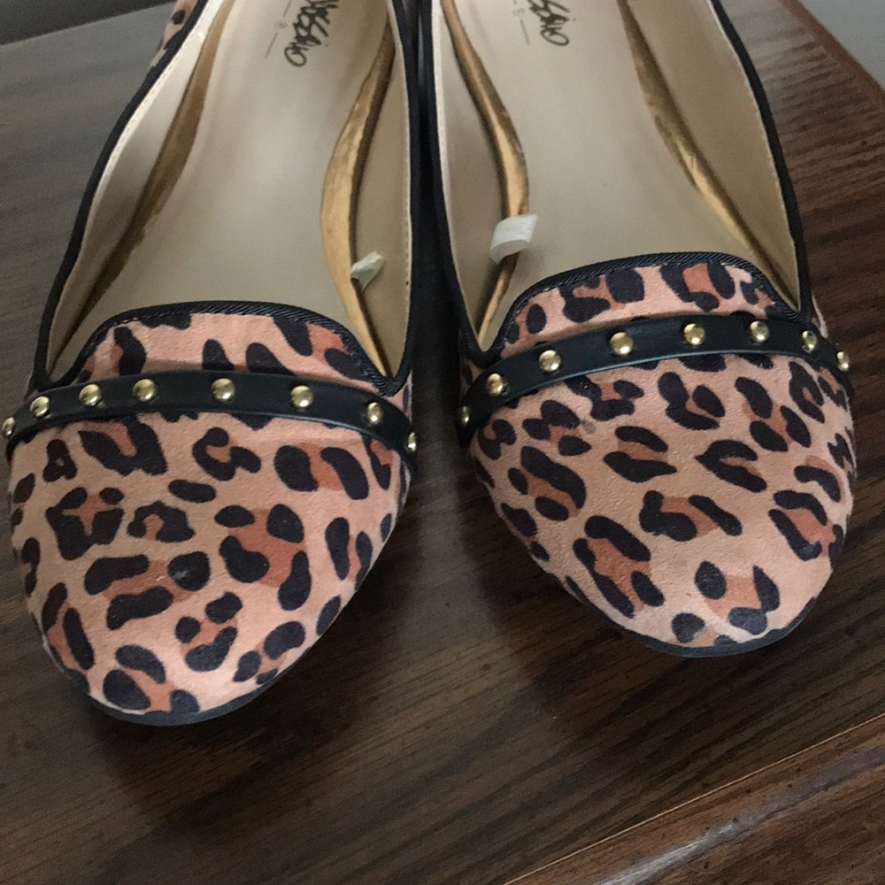 Leopard print flats
